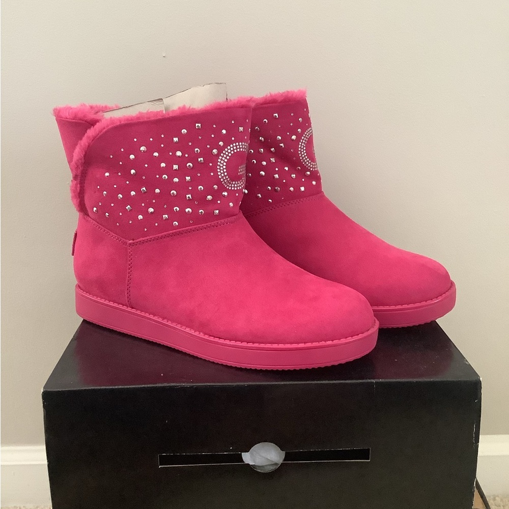 GBG Pink suede boots, says size 9M, fits size 9, with a fur inside